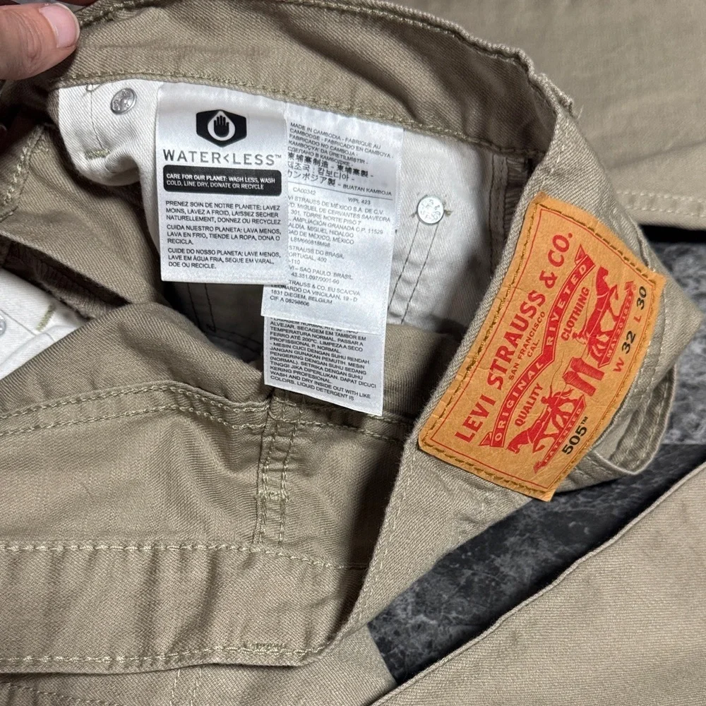 Levi's Men's Tan Chinos